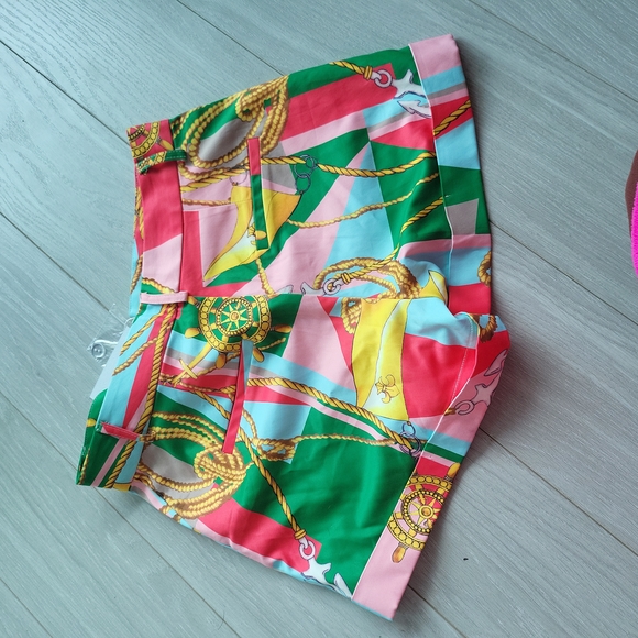 Shorts - Picture 3 of 3